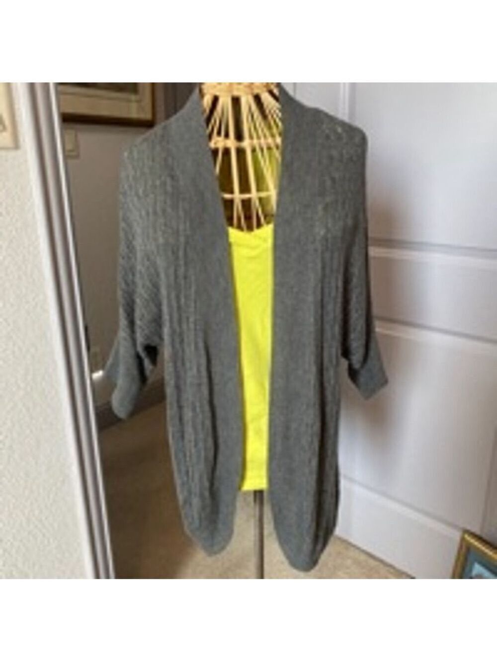 Women's Smart Set Cardigan Size L and Gray